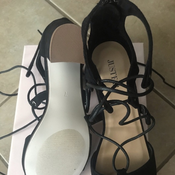 Black Brand new in box heeled sandals 7 strap lace - Picture 4 of 6